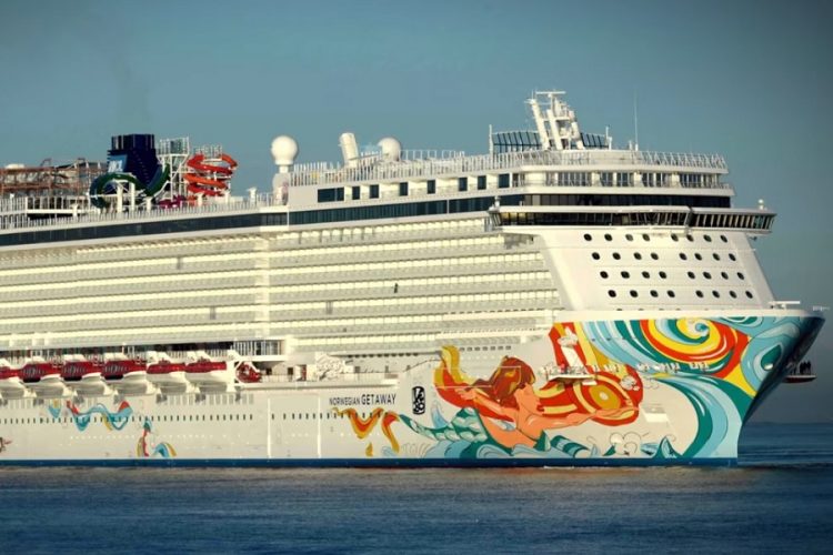 новость 26-09-2019 Norwegian-Cruise-Line к 2020 году избавятся от пластиковых бутылок