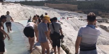 новость 14-09-2019 Туристов со всего мира приветствуют источники Памуккале