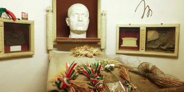 новость 04-09-2019 Склеп Бенито Муссолини станет достопримечательностью
