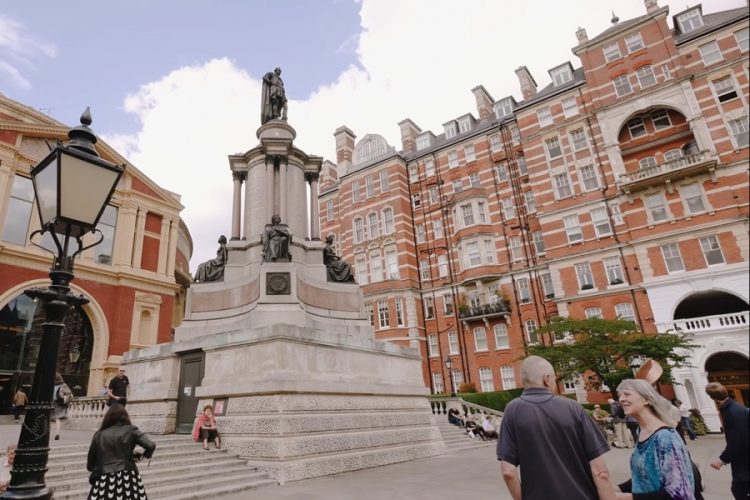 Туристка совершила мировое турне ради окружающей среды