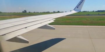 Авиакомпания Ryanair угрожает бастующим пилотам вычетами