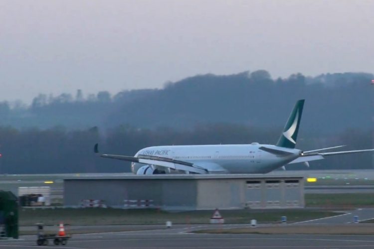 Cathay Pacific больше не является "окном в Китай"