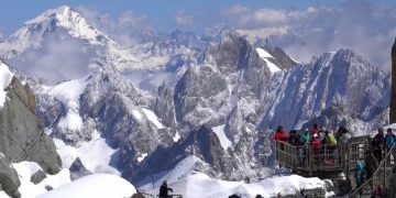 Мэр просит защитить гору Монблан от безумцев