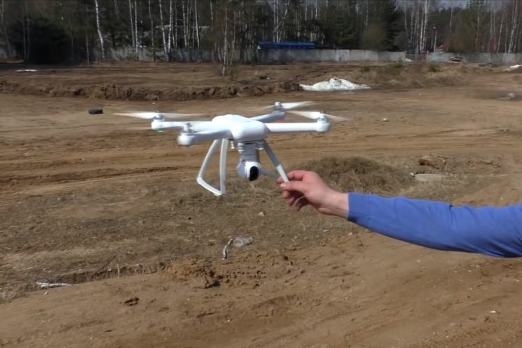 Активисты, которые нарушают работу в аэропорту Гатвик, хорошо знают территорию