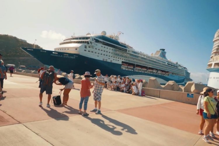 Круизные компании поменяли маршруты из-за урагана Дориан