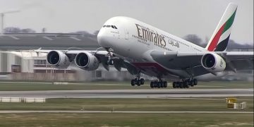 Emirates выполнит первый перелет на самолете A380 в Каир