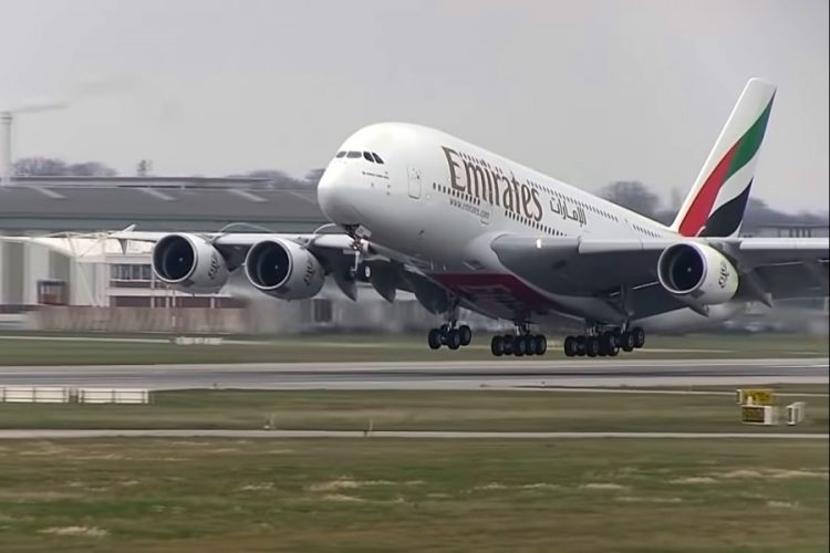 Emirates выполнит первый перелет на самолете A380 в Каир