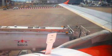 Авиакомпания EasyJet борется за рейсы Aigle Azur
