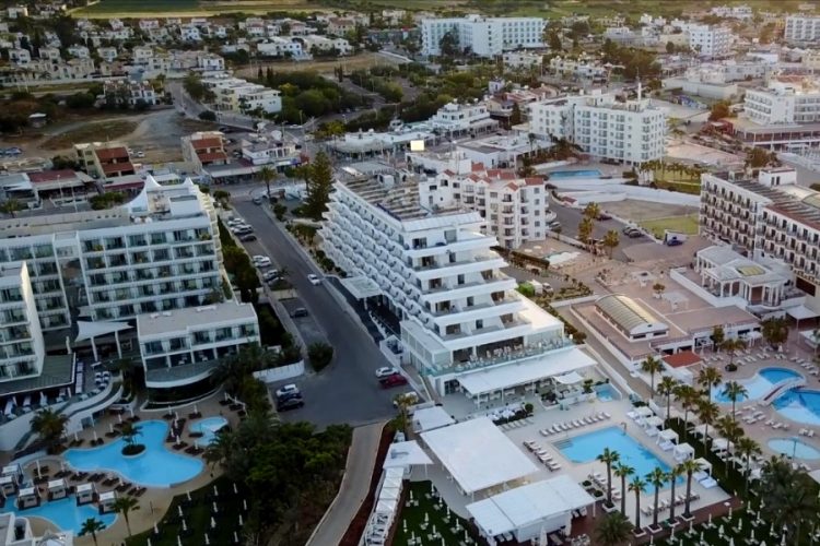 Эксперты прогнозируют массовые банкротства отелей на острове Кипр