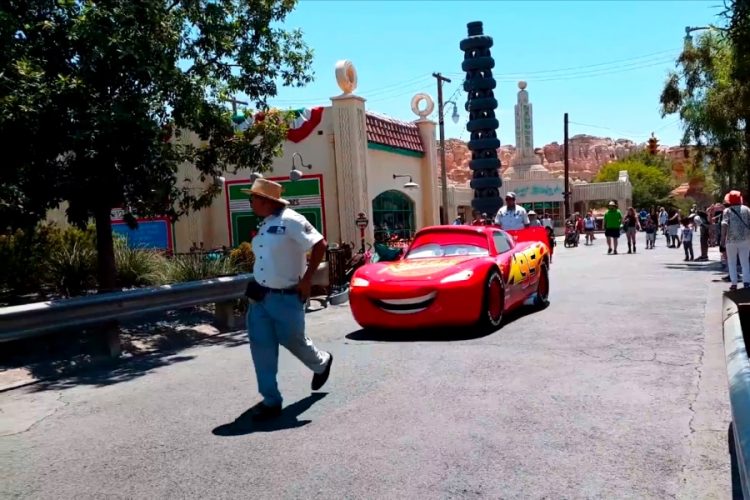 Курорт Walt Disney анонсировал запуск сообщения между своими отелями