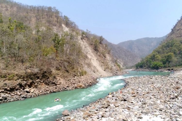 Пещера возле индийского святилища Кедарнатх стала достопримечательностью после визита чиновника
