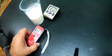 Пилот SkyWest подал в суд из-за неправильного результата алкотестера