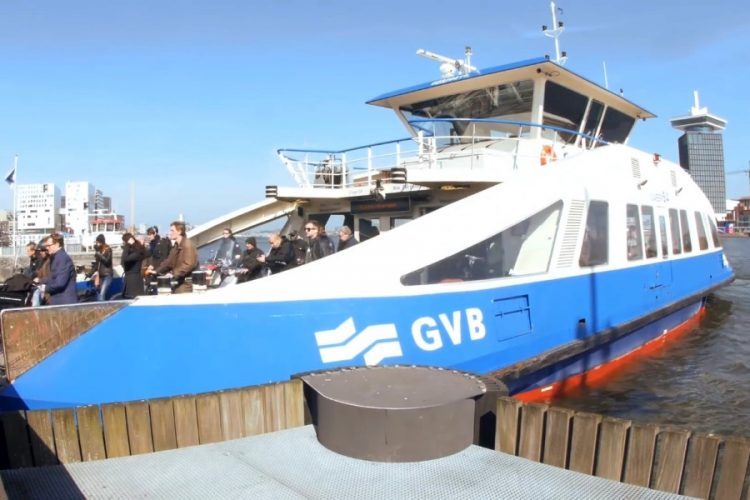 Столица Нидерландов отсылает туристов в Гаагу