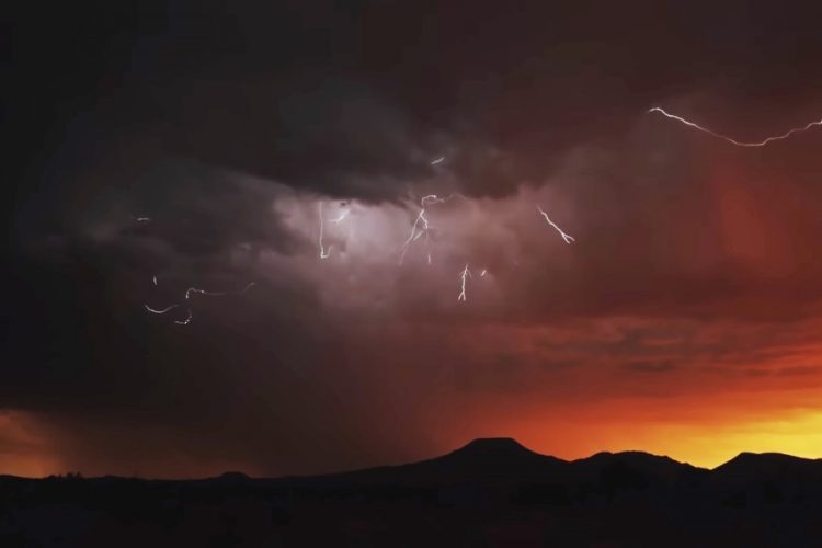 В аэропорту Тайваня отменили рейсы из-за тайфуна