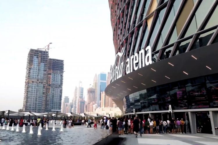 Coca-Cola Arena в Дубае собрала 10 000 желающих "достичь невообразимого"