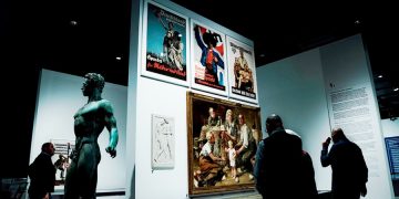 Голландский музей запретил фотографировать экспонаты на выставке образцов гитлеровского режима