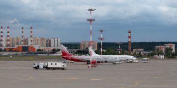 Исследование: пассажиры готовы платить компенсацию вреда от полетов, но не налоги