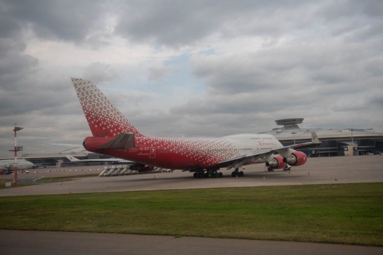 На рейсах авиакомпании Россия задержали 61 нарушителя правопорядка