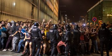 новость 19-10-2019 В Каталонии в результате протестов пострадало около 100 человек