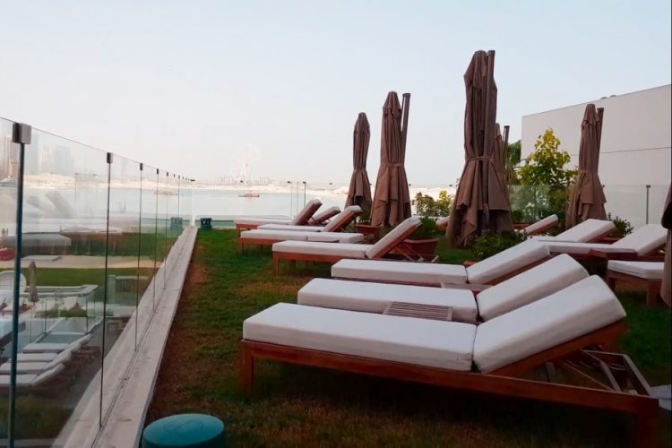 Five Jumeirah Village мешает местным жителям своим шумом