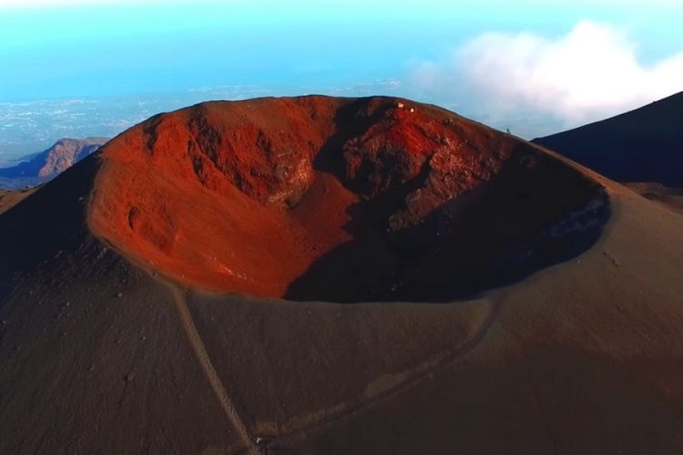 Перелеты пострадали из-за извержения вулкана Этна