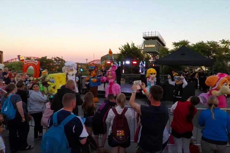 Открывается самый большой крытый тематический парк в Северной Америке