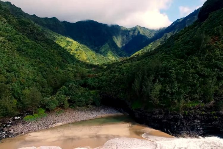 На Гавайских островах туристов попросят подписать обязательство об ответственности