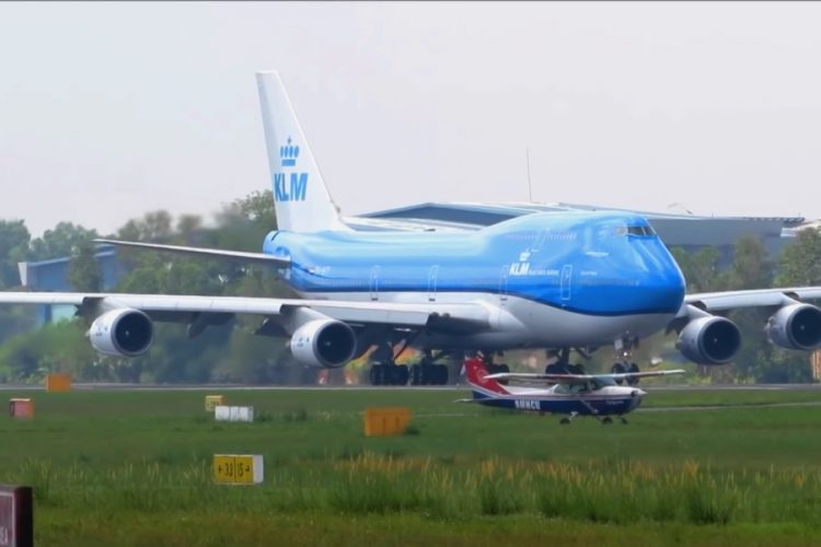 Авиакомпания KLM могла заразить своих пассажиров листерией