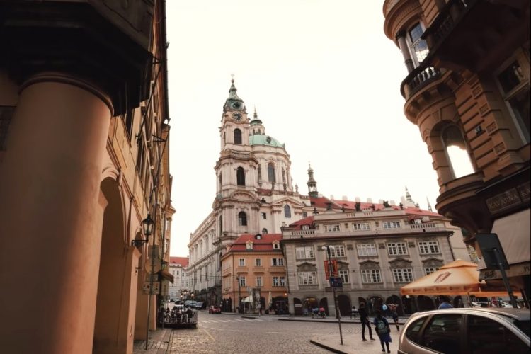 70% ресторанов в аэропорту Праги обманывают зарубежных туристов