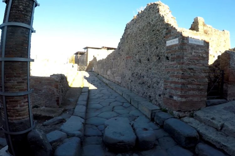 В Помпеях нашли фрески с кровью гладиаторов