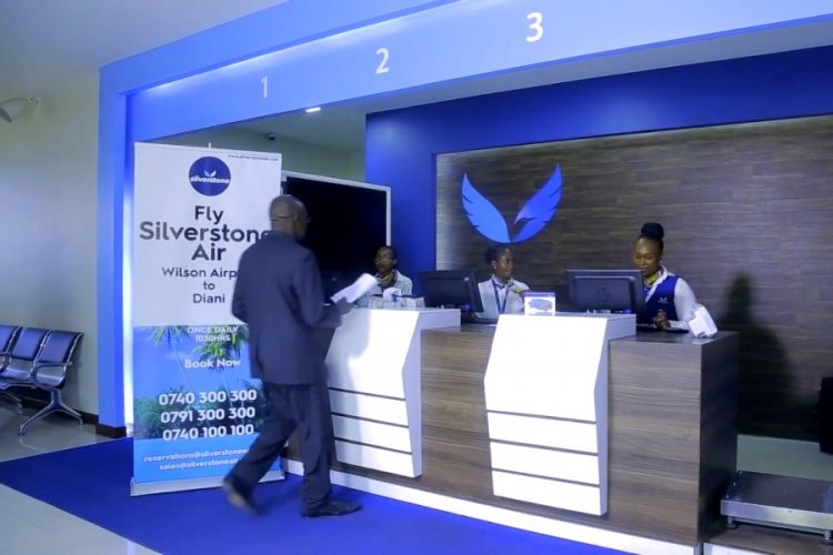 Самолет аварийно приземлился в Кении из-за отвалившегося шасси