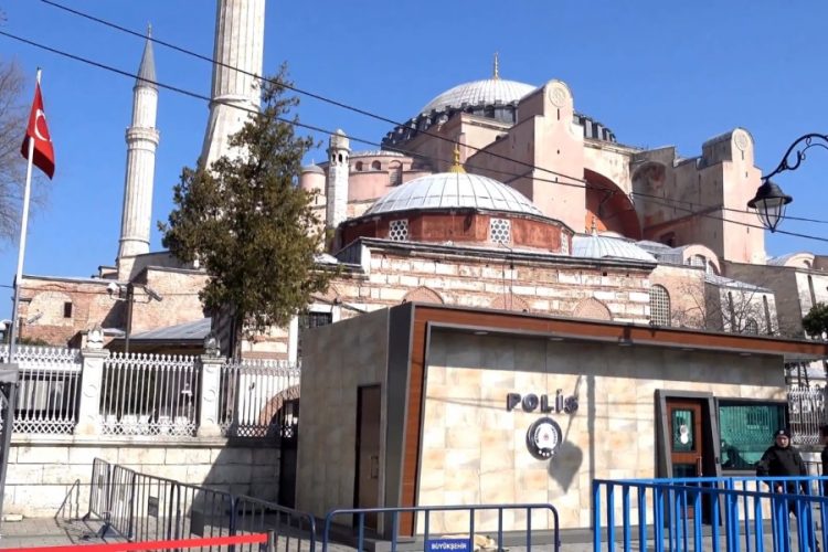 Собор Святой Софии в Стамбуле посетили 31 млн. туристов