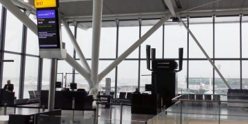 Туроператор TUI без причины снял с рейса 47 пассажиров