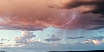 Какие туроператоры корректируют программы в связи с тайфуном Митаг?