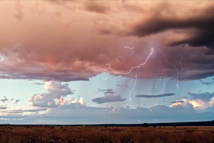 Какие туроператоры корректируют программы в связи с тайфуном Митаг?