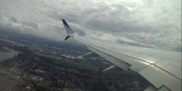 Возле аэропорта Аляски разбился самолет