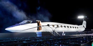 Компания Gulfstream представила крупнейший в мире частный самолет