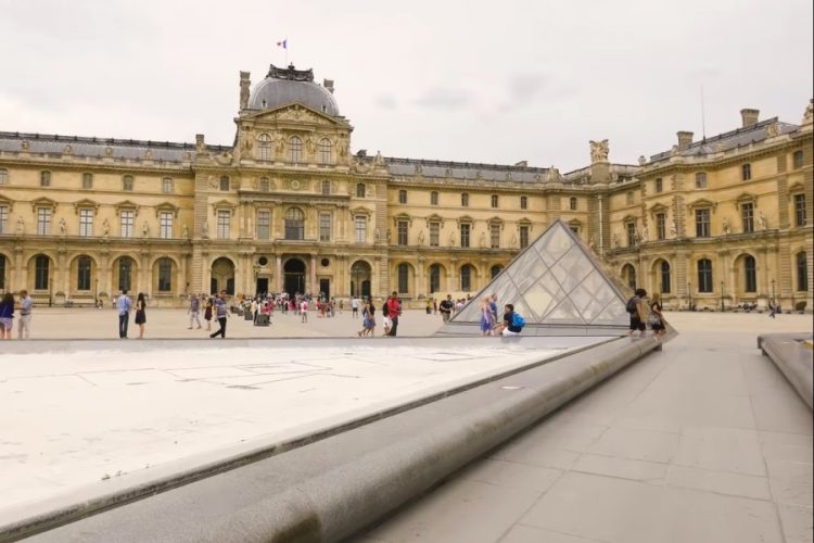 Французское правительство больше не ждет 100 млн. туристов