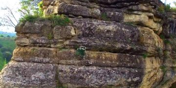 Британка упала со скалы и погибла на глазах у жениха