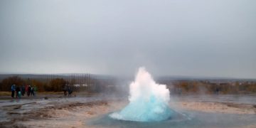 В Йеллоустонском национальном парке посетитель упал в гейзер