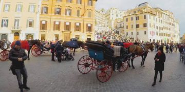 В Риме подняли вопрос прекращения экскурсий на лошадях, так как животные работают на износ