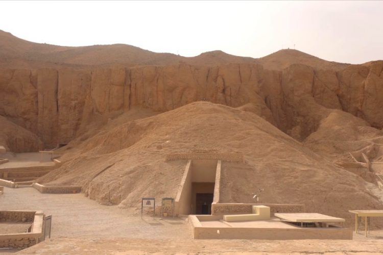 В Египте строят ненужные отели по приказу президента