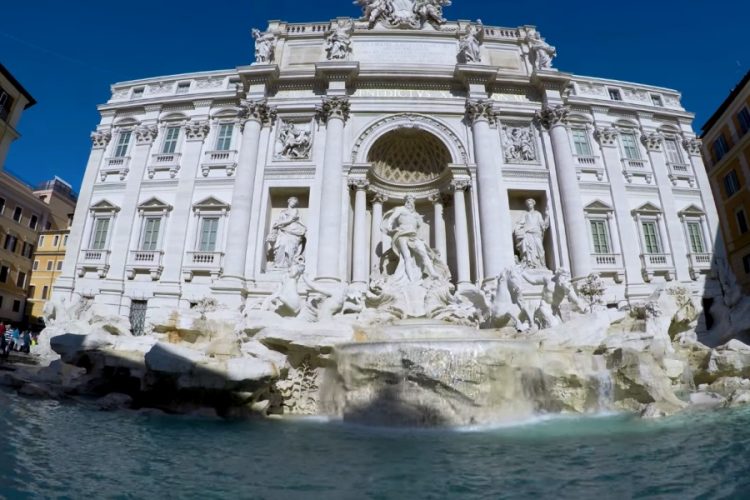 Австралийцы подрались с полицейскими у фонтана Треви