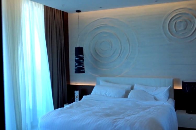 Турист из Саудовской Аравии ворвался в комнату к туристкам и просил интим