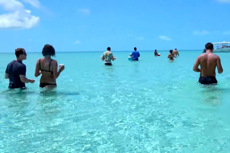 Рекомендации по поводу Багамских островов обновляют