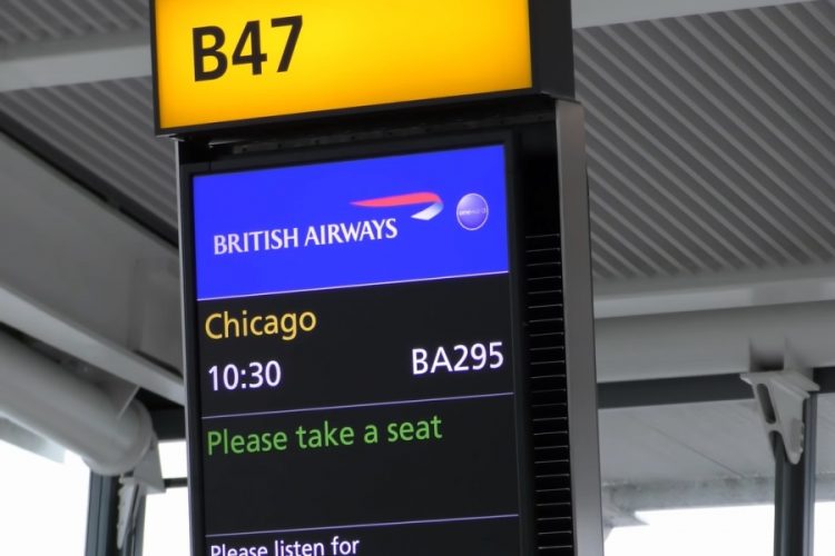 Британцы проводят около 15 дней в ожидании рейса