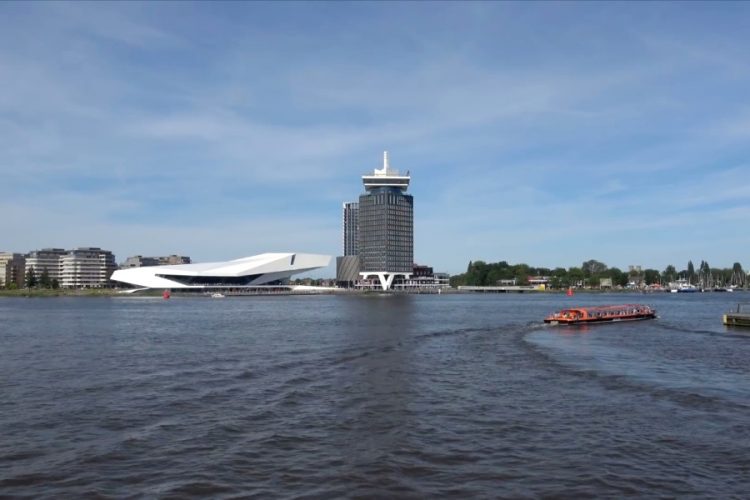 Нидерланды запретят называть своих жителей голландцами