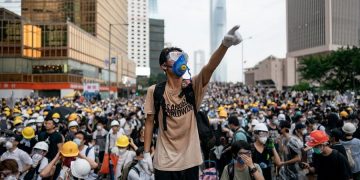 новость 13-11-2019 Протесты в Гонконге продолжаются. Движение транспорта нарушено