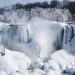 новость 01-12-2019 В Йеллоустонском национальном парке замерз водопад