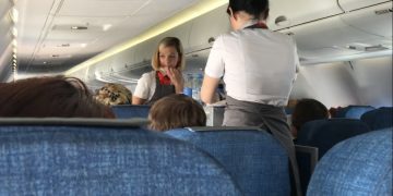 Гонконг просит авиакомпании сохранит слоты